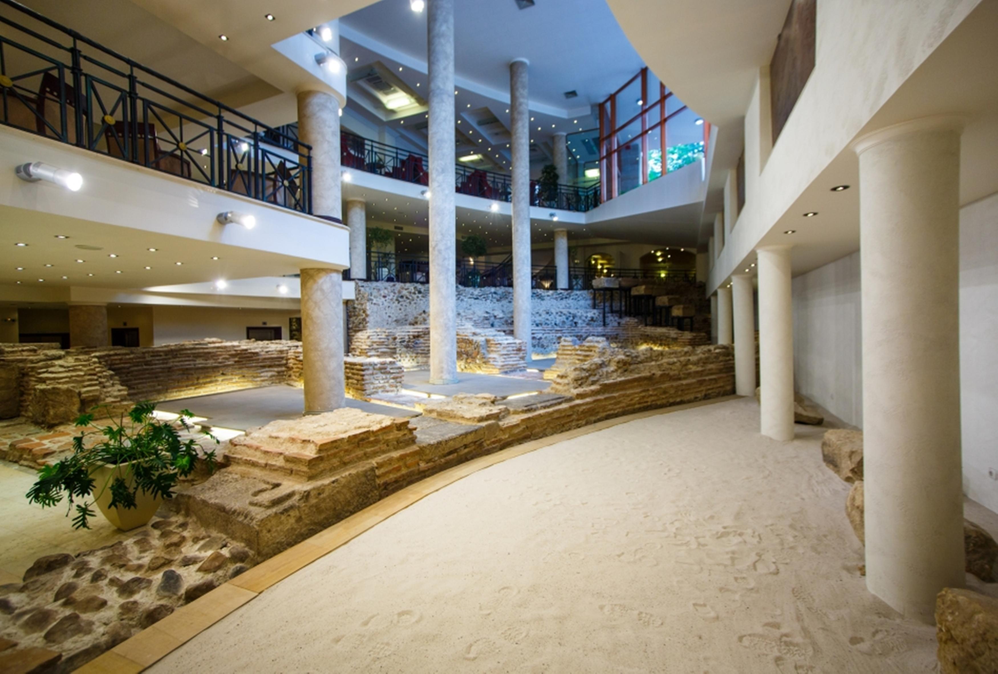Hotel Arena Di Serdica 5*