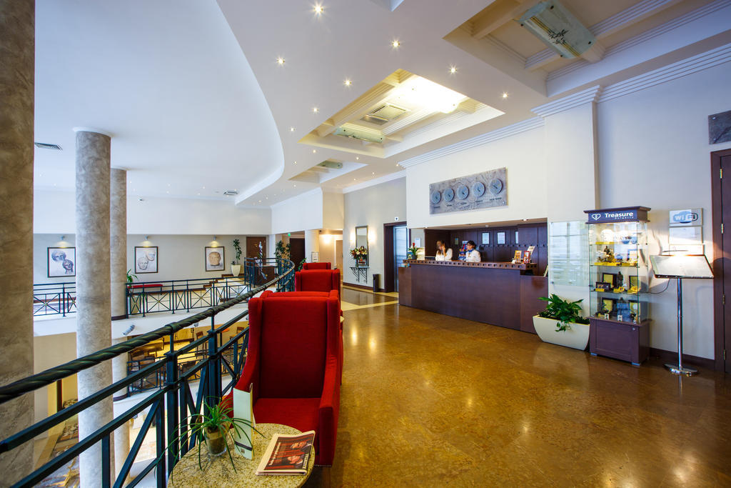 Hotel Arena Di Serdica 5*