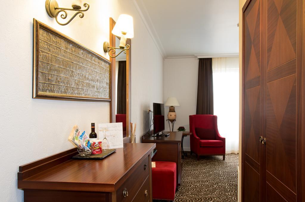 Hotel Arena Di Serdica 5*